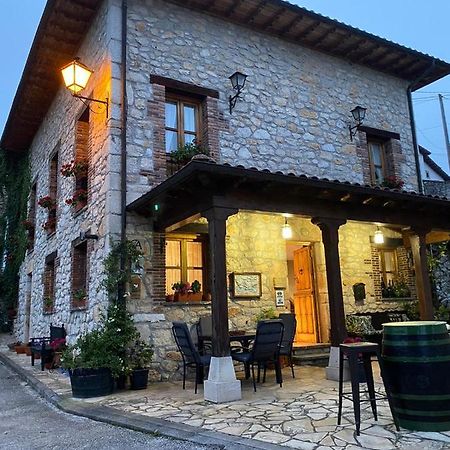 منزل الضيف Ortiguero  في La Casona Del Jou المظهر الخارجي الصورة