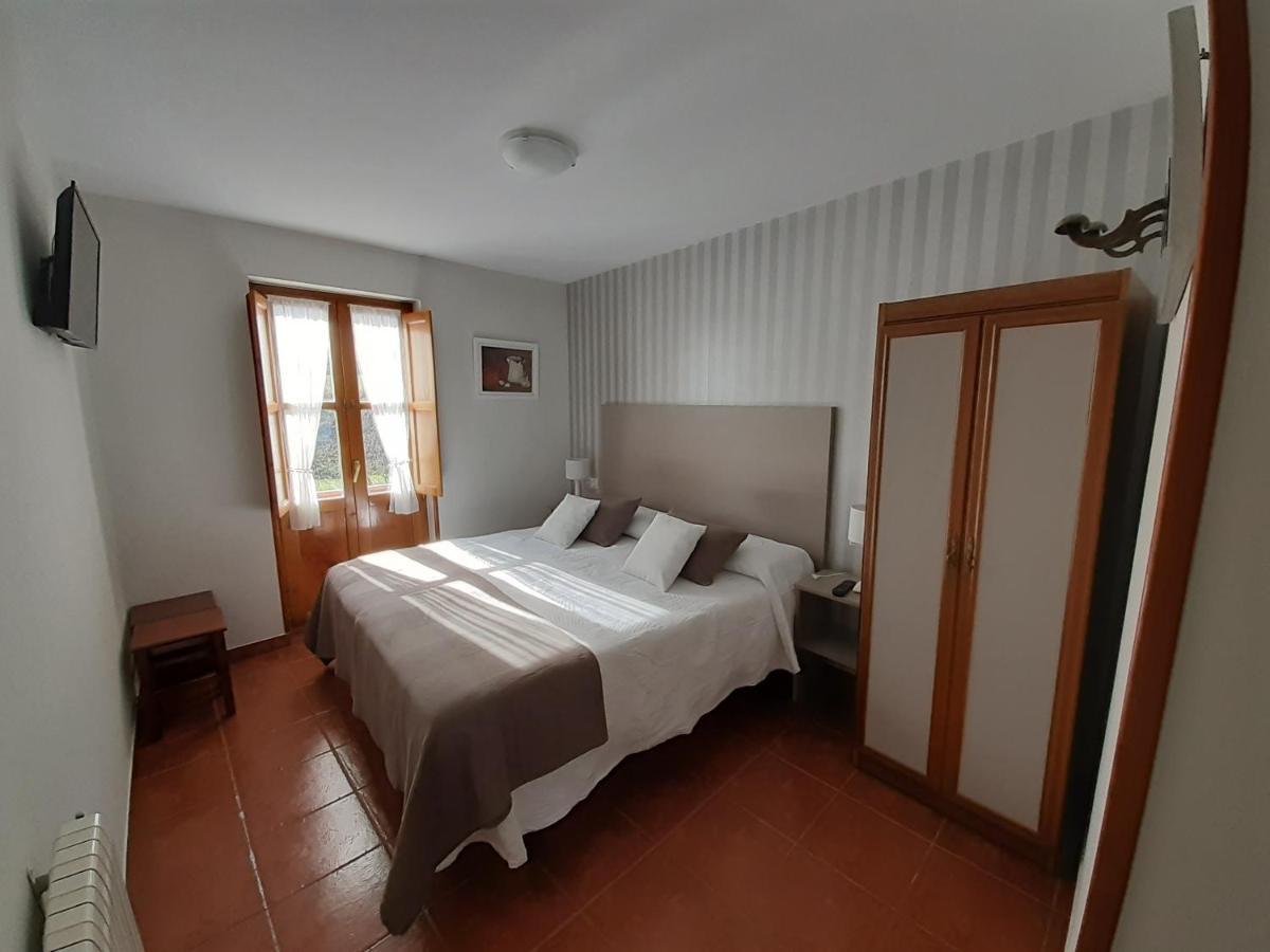 منزل الضيف Ortiguero  في La Casona Del Jou المظهر الخارجي الصورة
